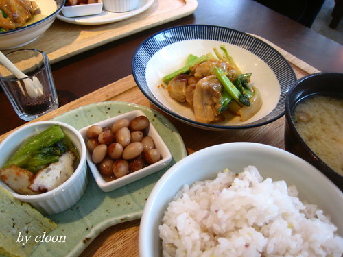 おしゃれな空間でいただくヘルシーランチ（札幌)_e0210194_2243498.jpg