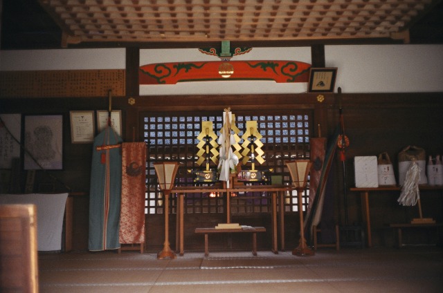 壷井神社　コニカＣ35ＦＤ_e0149335_207911.jpg