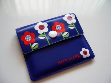 DAISO灰皿　レトロ レトロなイラストの携帯灰皿 : ダリア日記帳