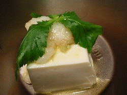 11.02.17.(木)　甘辛肉野菜塩豆腐炒め、ます筋子_b0052375_10212157.jpg