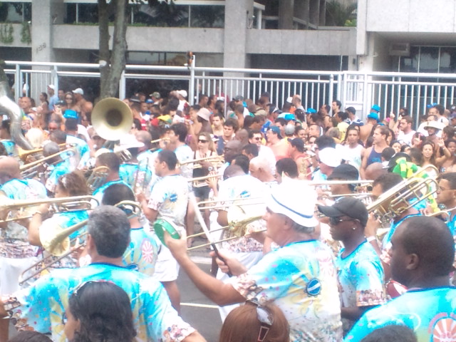 *Up load from RIO DE JANEIRO !! Warming up to CARNAVAL 2011 The Biggest Festival of the World_b0032617_12511966.jpg
