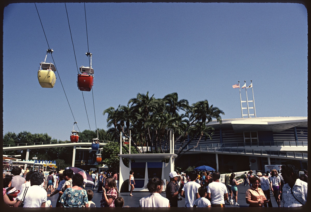 The Lost Skyway in Disneyland._c0028861_13452543.jpg
