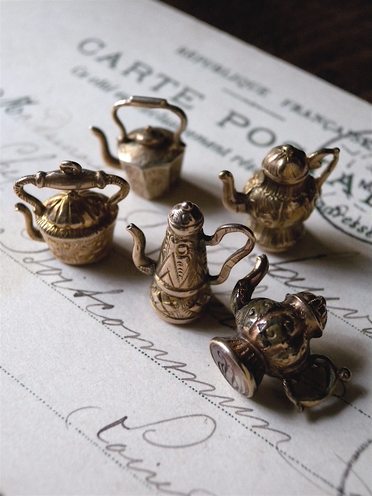 アンティーク雑貨 04 アンティーク＆ヴィンテージ雑貨｜食器・ミラー