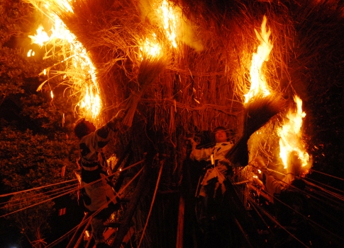 趣味の写真・・・・鳥羽の火祭り　　幡豆町_b0105374_72482.jpg