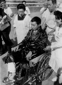 全日空機羽田沖墜落 ビートルズ来日 和田心臓移植_c0025115_19544918.gif