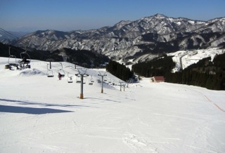 当日はハチ北から遥か西(大山)が見えたとの事......_b0194185_22574957.jpg