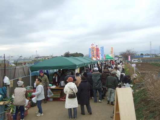 桜祭り.....寒い中震えながら!_b0137932_2091169.jpg