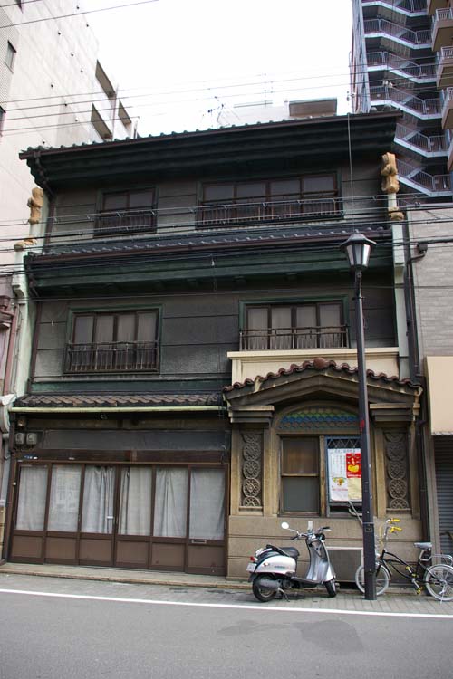 三階建都市型町家_f0130879_0365450.jpg