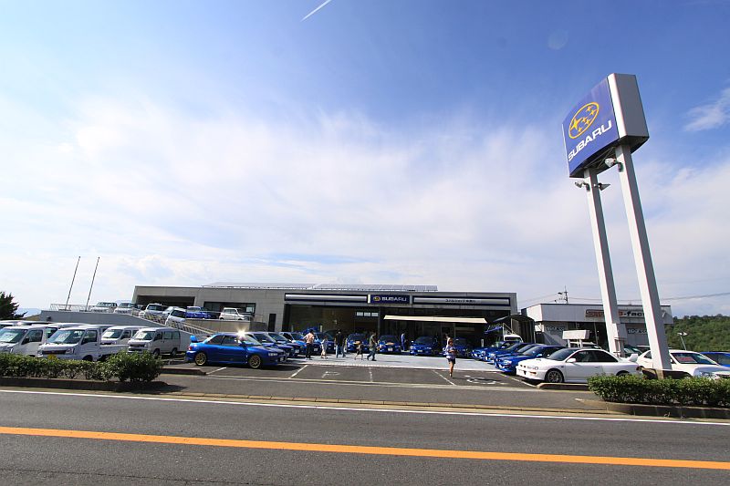 菰田潔さんからGC8インプレッサWRXクーペのバックスピンターンを猛特訓!_f0076731_21274397.jpg