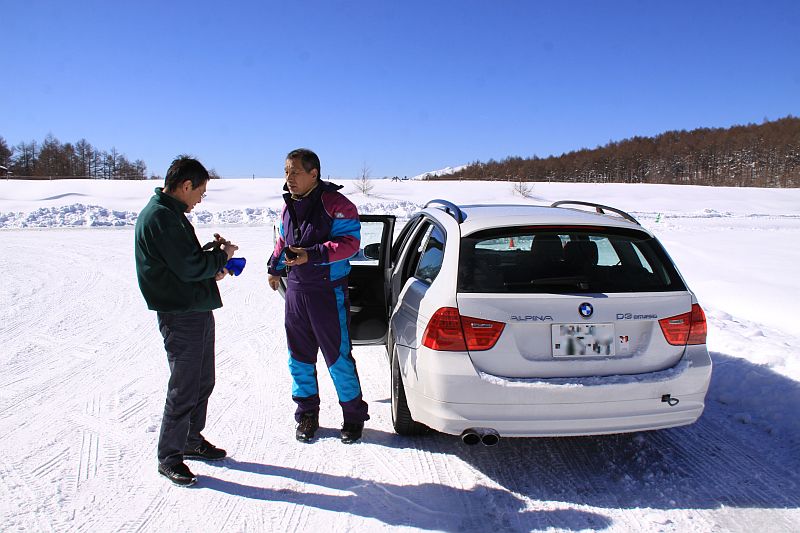菰田潔さんからGC8インプレッサWRXクーペのバックスピンターンを猛特訓!_f0076731_21295594.jpg
