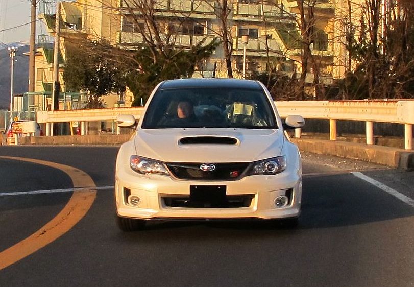 菰田潔さんからGC8インプレッサWRXクーペのバックスピンターンを猛特訓!_f0076731_2144349.jpg