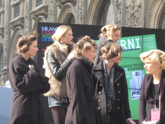 MiLANO FASHION WEEK DESIGN_b0178006_16241276.jpg