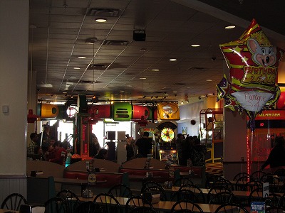 Chuck E. Cheese\'sで6時間耐久レース!?_b0209691_24556.jpg