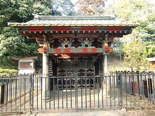 御成門と丁子門(不動寺② 大奥ゆかりの門)_c0187004_16261710.jpg