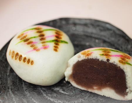 【旬のイチオシ!】 ひな祭りにお雛様の和菓子はいかが。_b0151490_16123896.jpg