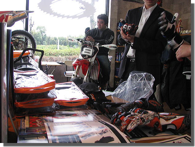 HYODフィッティング_f0178858_1628533.jpg