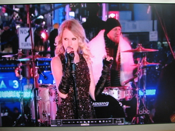 Taylor Swihtと忍者ハットリくんとTaylor Guiterの関係性にたいする考察？_e0220506_2147116.jpg