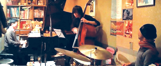 H.Miyashita Trio#3 at   Piano bar Kiyomi_b0155417_1202552.gif