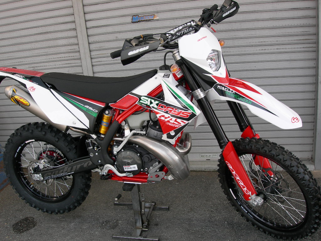 GASGAS250 エキパイ　サイレンサー　トライアル　ガスガス　ジャンク GASGAS250 エキパイサイレンサートライアルガスガスジャンク