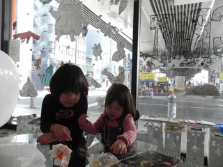 キラキラワーク開始！心斎橋ループAギャラリー_d0076558_1023154.jpg