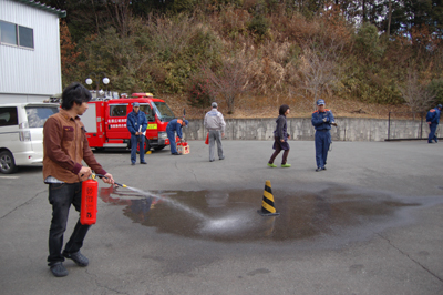 総合消防訓練を実施しました。_a0154110_10471195.jpg