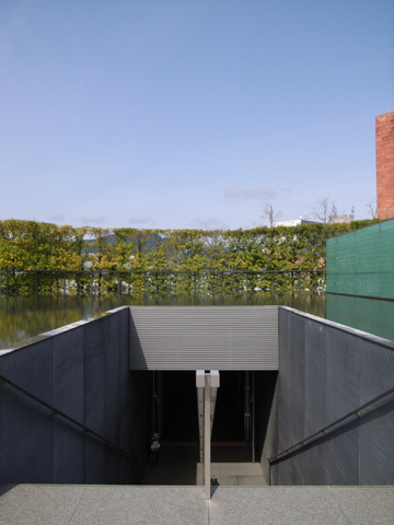 初めての水盤 まちに出た 建築家たち ーnpo法人家づくりの会