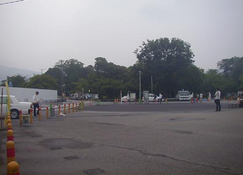 ●嵐山駅前の変化、その73(売店、脇道から広場)_d0053294_14225120.jpg