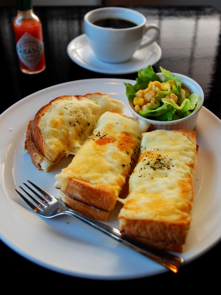 CAFE ROSSYのクロックムッシュ_c0177814_1785997.jpg