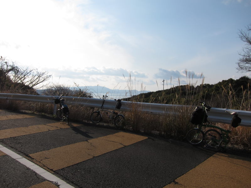 視界の通る素晴らしい紀伊水道の海景色を眺めながら和歌山へ－ブロンプトンで行く堺～加太（後編）_e0138081_16545999.jpg