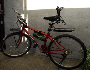 久々に自転車をいじる 三脚固定の一考察 足る 久々に自転車をいじる 三脚固定の一考察 足る