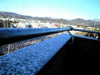 未明の雪_d0180506_8421553.jpg