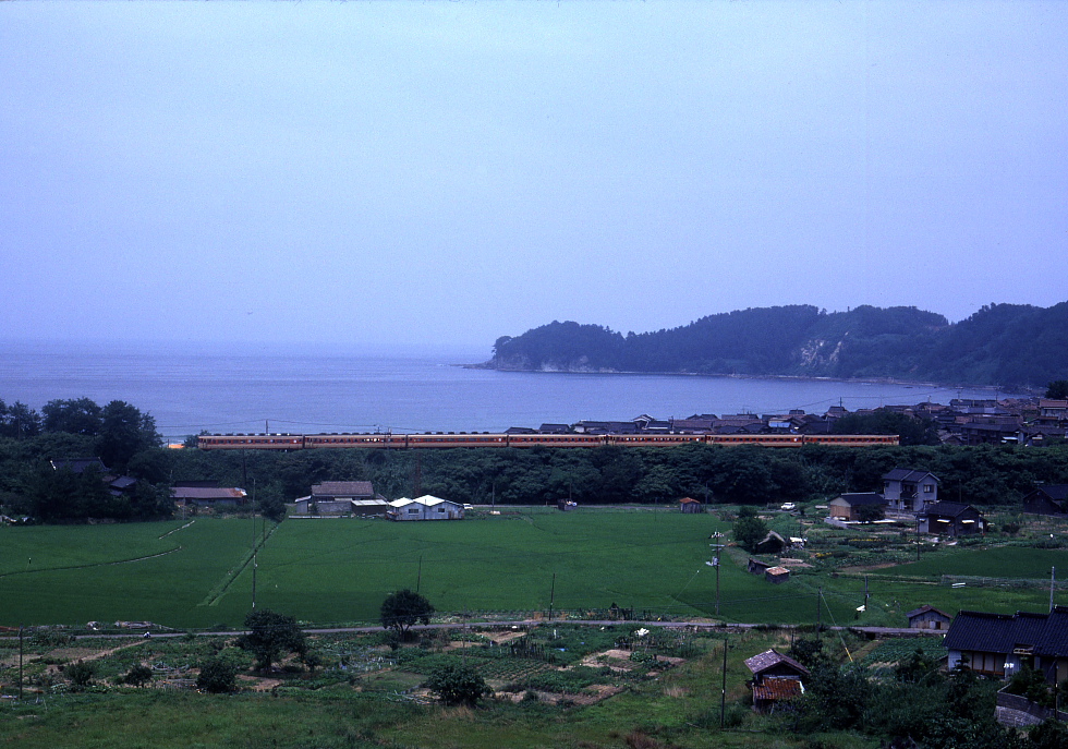 海岸を行くキハ58 - 1982夏・山陰 -_b0190710_2238218.jpg