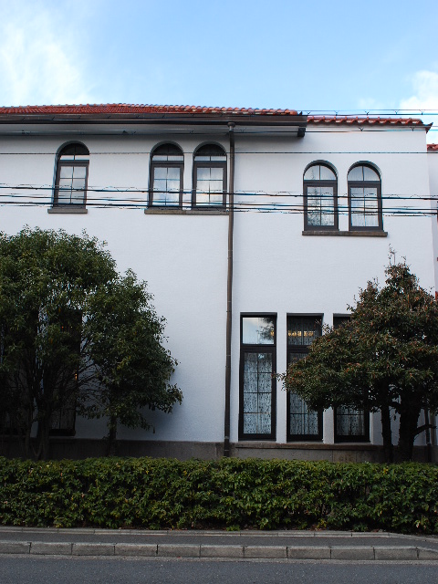 京都大学・楽友会館(大正モダン建築探訪)_f0142606_8375493.jpg