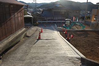 下松葉　パインヒルズ　進入路　拡幅工事完了～_b0082242_1748943.jpg