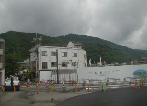 ●嵐山駅前の変化、その７７（広場）_d0053294_11413183.jpg