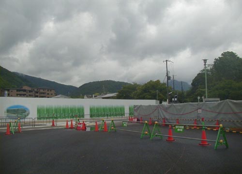 ●嵐山駅前の変化、その７７（広場）_d0053294_1142238.jpg