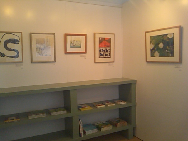 「とびだせ!みえの絵本作家たち展 ミニ展覧会」はじまりました_e0132895_1254586.jpg