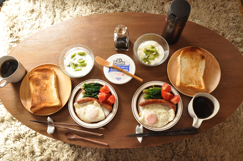 朝食と、米なすの味噌マヨグラタン_e0122156_2331404.jpg