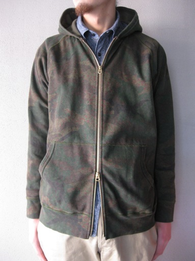 T.A.T.A.　「FLOWER CAMO」 ZIP UP PARKA (products for us)_b0139281_13421499.jpg