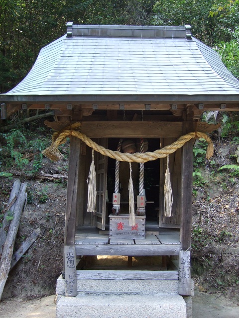 熊野町にある、2つの龍王神社　その1　もともとの龍王神社へ_b0095061_15564029.jpg