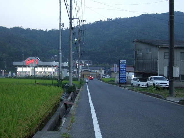 熊野町初神・空地・大谷川を歩く_b0095061_1774714.jpg