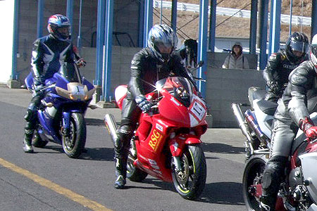 2011.3.5 盆栽ライダー、サーキットを走る　ＲＳＧコーナリングクリニック_a0105276_2226827.jpg