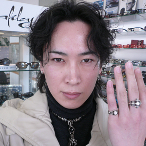 OAKLEY2011年限定受注生産オプサルミックフレーム入荷!_c0003493_844541.jpg