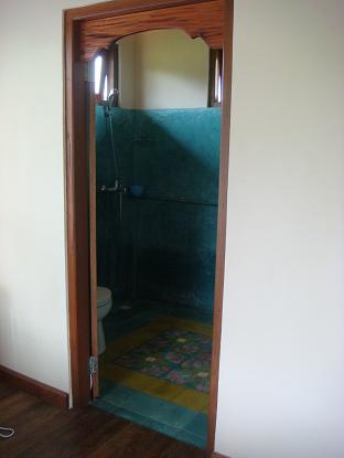 ヴィラ・べべッ・ビル/リハット・サワ２　２階　Villa Bebek Biru/Lihat Sawah2　F2 bedroom　_a0120328_11145512.jpg