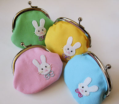 Bunny pouches_d0011990_3192879.jpg