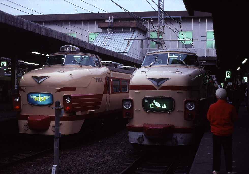 ボンネット特急が並んだ - 1982年上野駅 -_b0190710_2353657.jpg