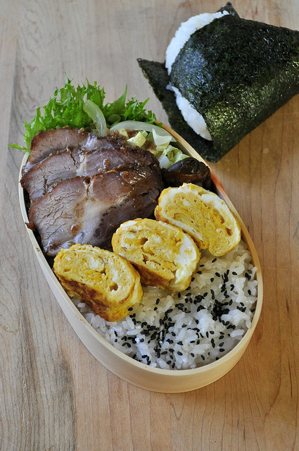 焼豚弁当_b0171098_6434185.jpg
