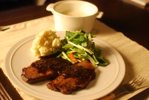 誕生日ステーキと募金呼びかけ ベジタリアンミットゥンと肉食チャースケ