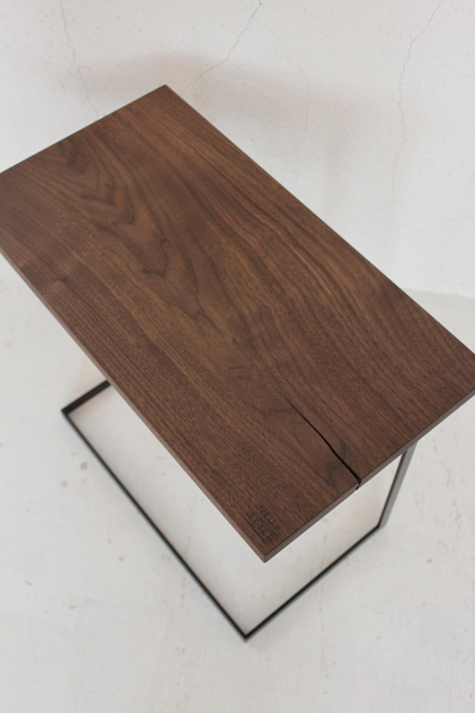 NS SIDE TABLE_c0146581_1545517.jpg