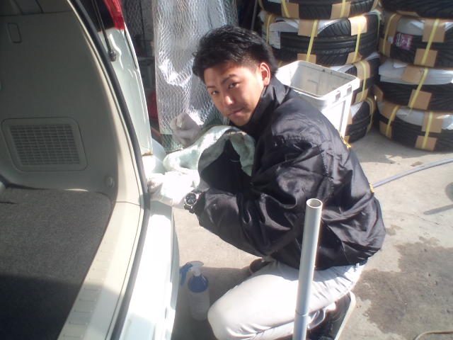 店長のニコニコブログ!S藤様 ランクル100 A田様 セドリック 御成約☆_b0127002_2324289.jpg